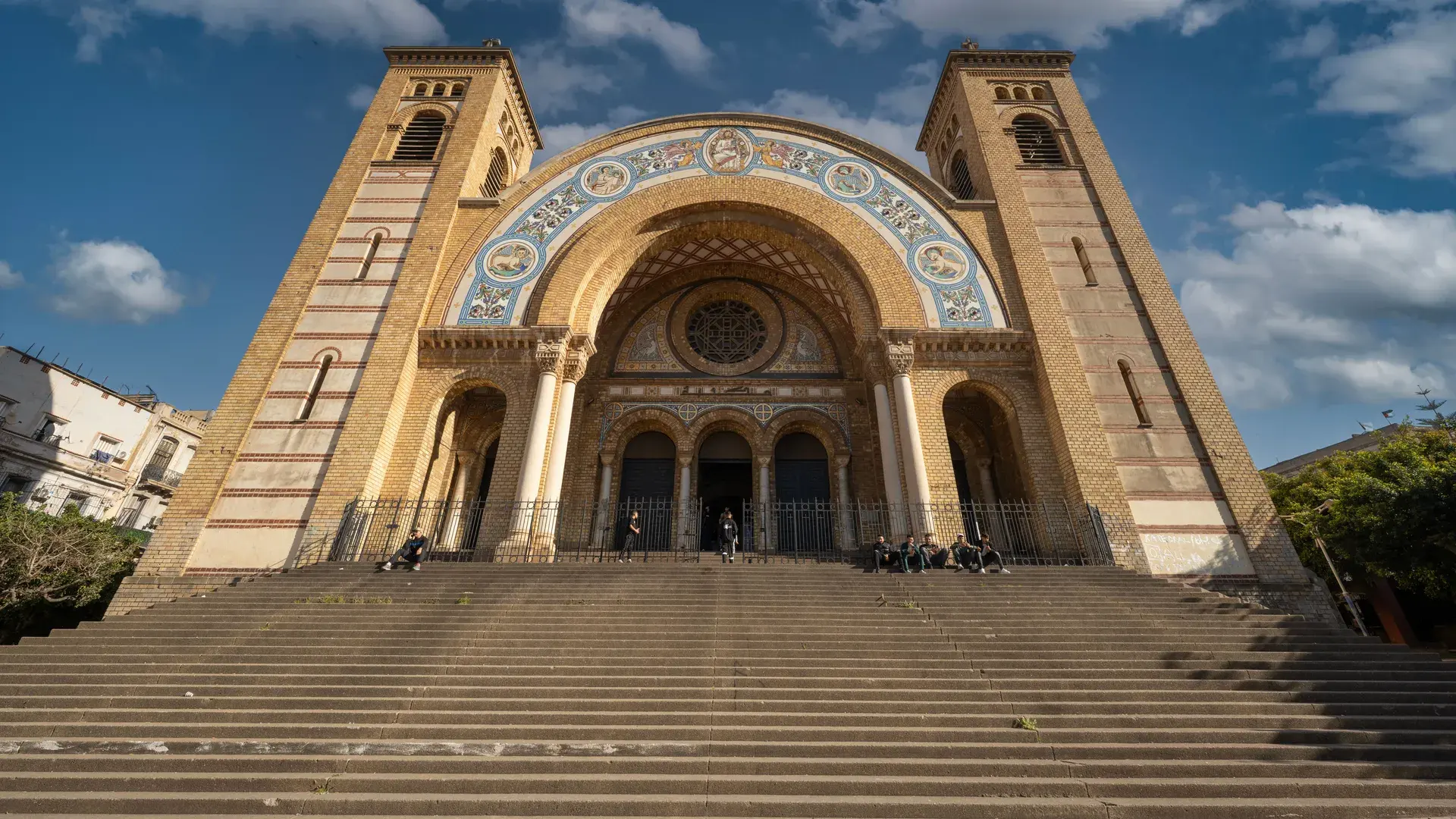 الجزائر
